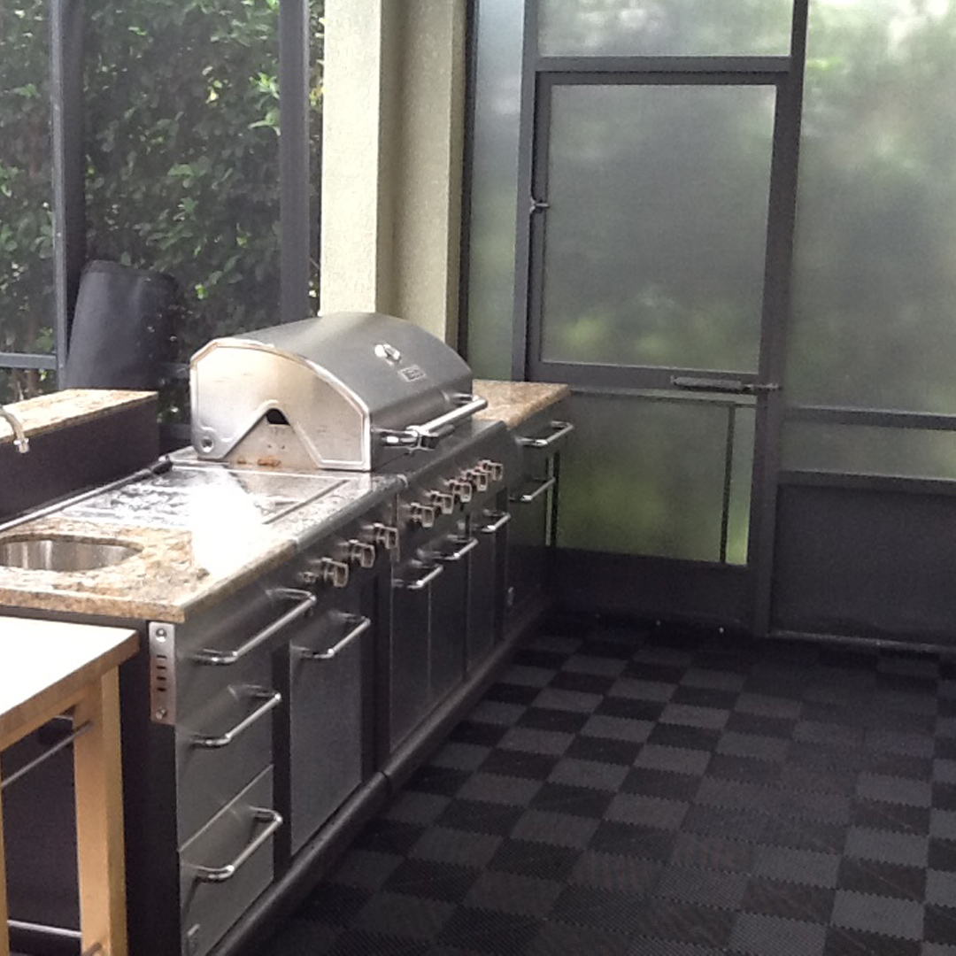 Swisstrax's tweet image. Have you neglected a space that could use a new floor? Swisstrax is a great option around grills and pools.
.
.
.
#PoolArea #SlipResistant #PatioFlooring #PoolFlooring #ModularFlooring #Swisstrax #Ribtrax #JetBlack