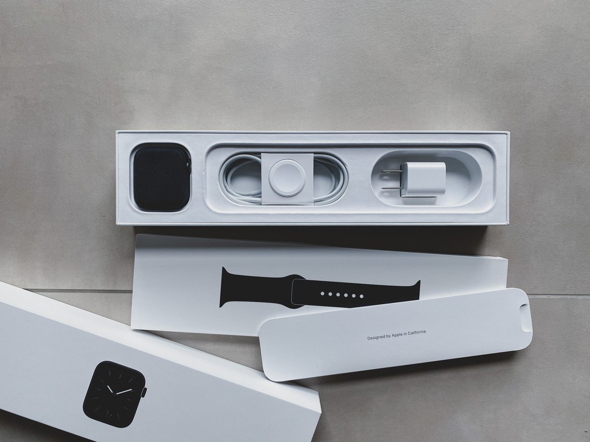 noynenoy's tweet image. А заберіть хтось будь ласка Apple Watch 5, 44 mm, GPS версія (MWVF2). Ідеальний стан, у використанні 2 місяці. Лежать без діла, перейшов через біг на Garmin. 11,5к