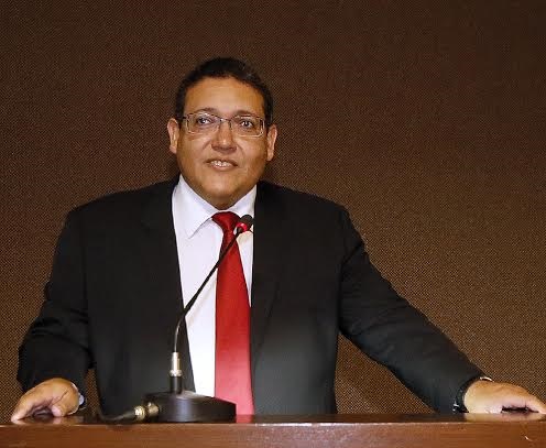 Bolsonaro diz a interlocutores que indicará Kassio Nunes ao STF
bit.ly/3kX0WmL