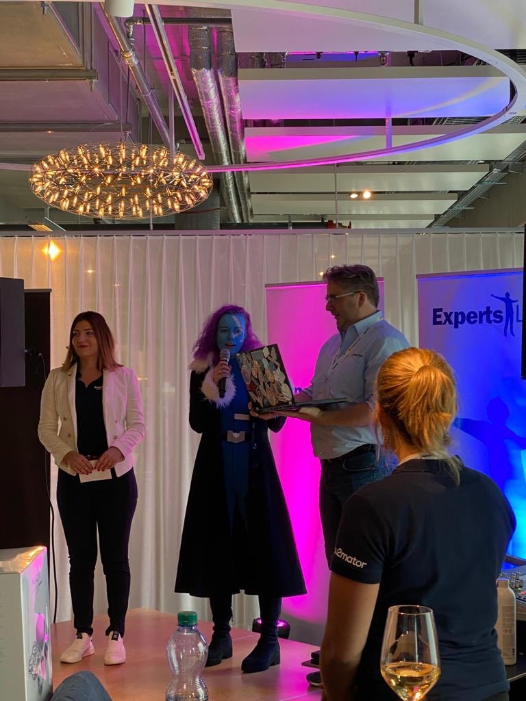 Script_Runner's tweet photo. Finding a lucky winner for our raffle ☘️ Congratulations to all winners of the evening! #ExpertsLiveCH https://t.co/MRKbiDmBxI