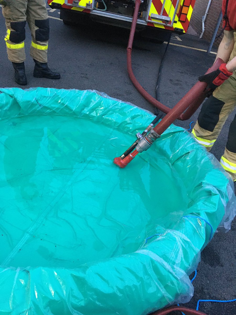 Being a firefighter involves improvising and problem solving...utilising any equipment at hand but not necessarily for its intended use.. #NotJustFires @Padiham_Fire @HaslingdenFire @Earby_Fire  #CoreSkills Do you have what it takes to be an On-Call firefighter? DMs are open.🔥🚒