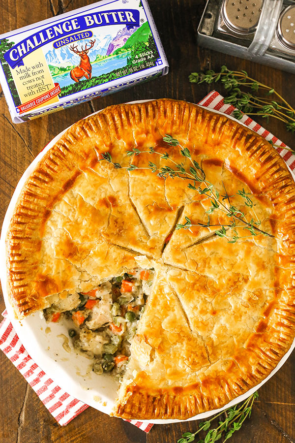 Easy Chicken Pot Pie! #AD The ultimate comfort food with a flaky pie crust filled with chicken, veggies and a rich, creamy sauce made with <a href="/challengedairy/">Challenge Dairy</a> butter! SO good! lifeloveandsugar.com/easy-chicken-p… #challengebutter #MadewithChallenge #recipe