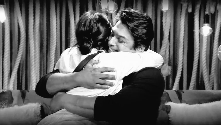 all around but they never left eo& #39;s hand. But all these insecurities and possessiveness growing in them, one more thing was growing stronger than the former was LOVE for eo. And the realisation happened when they got separated for short span of time. ++++  #SidNaaz