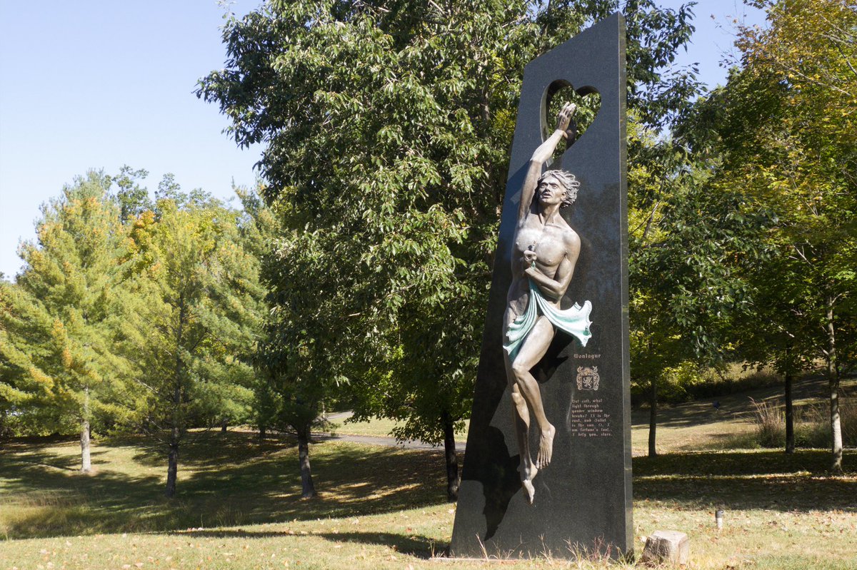 RoadTripsCoffee's tweet photo. This morning, I discovered maybe the greatest hidden gem I’ve ever come across. @pyramid_hill brings art to nature on a stunning campus of trails and paths winding around monumental works of art. @GetToTheBC @OhioFindItHere #GoForaDrive #FallColors 

How cool is this place?!? https://t.co/5wk4PczMCu