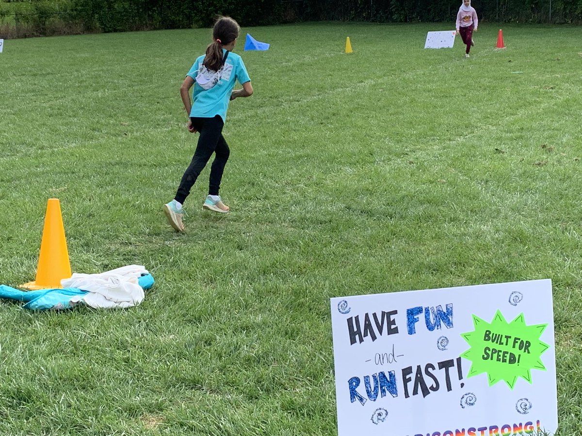 MrsEmma45's tweet photo. Madison’s Fun Run! #MadisonStrong #5E https://t.co/ffR3pITQF9