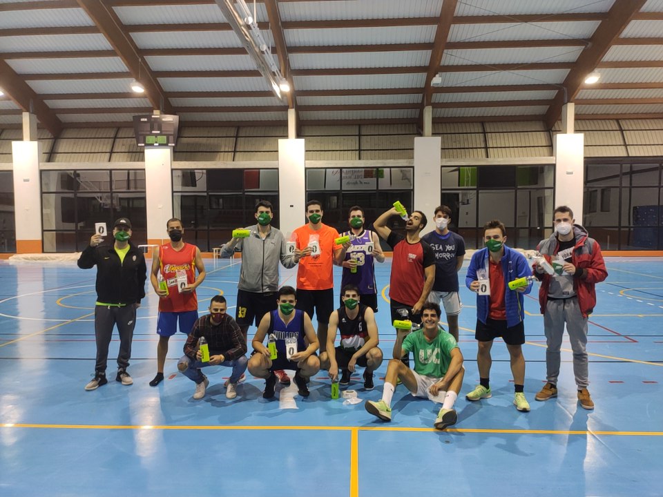 PC BOX TORRELAVEGA MODO "REYES MAGOS" ON ❤️💛💚

Increíble la sorpresa que nos hemos llevado ayer con el regalo de uno de nuestros patrocinadores <a href="/PcBoxTorre/">PcBox Torrelavega</a> .

Mascarillas, botella de agua y una pulsera de actividad para ver si alguno no corre. INCREÍBLE!