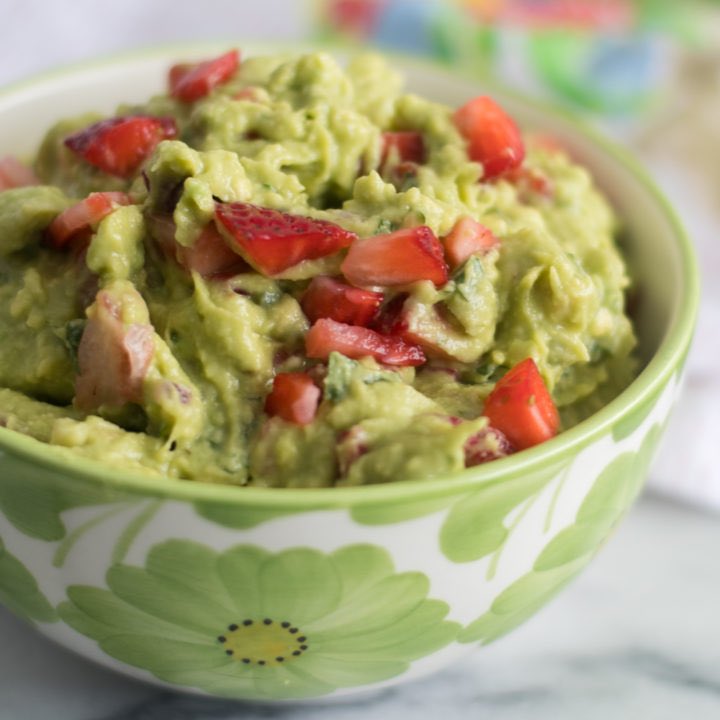 CookingCohorts's tweet photo. Looking for a quick guac with funky Twist? 🔥Check out my recipe link below!                                                  https://t.co/Yheb0lQpUz.  #cooking #with #the #cohorts #like #follow #share #subscribe #guac #easy #fun https://t.co/77Ccz6Jgob