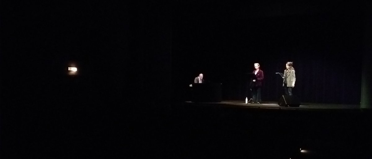 RdasMacon's tweet photo. Organisation de la 11ème édition de la Journée Nationale des Aidants par le Réseau des Aidants 71 sud à Paray.  Présentation de témoignages d'aidants par l' association REVER TOUT HAUT. https://t.co/yHg51y1ueJ