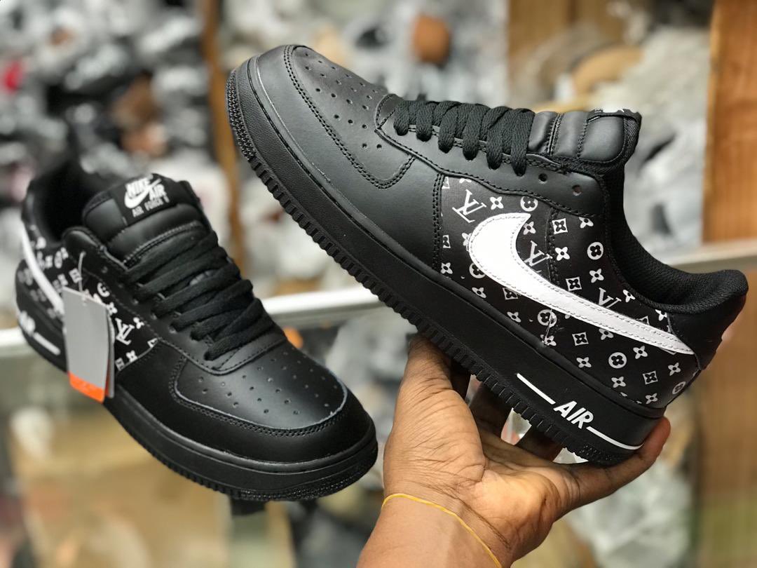 ItsMJ_Arthur's tweet photo. Latest stock sizes 40-45 available at ksh 3,000 now 
Free delivery in Nairobi and Eldoret CBDs 
Place your order now if interested via 0719314378 or join my WhatsApp group via the link below 👇 https://t.co/NjRdJsFLuX for more types of shoes on a daily basis https://t.co/3Y8jBOXPz0