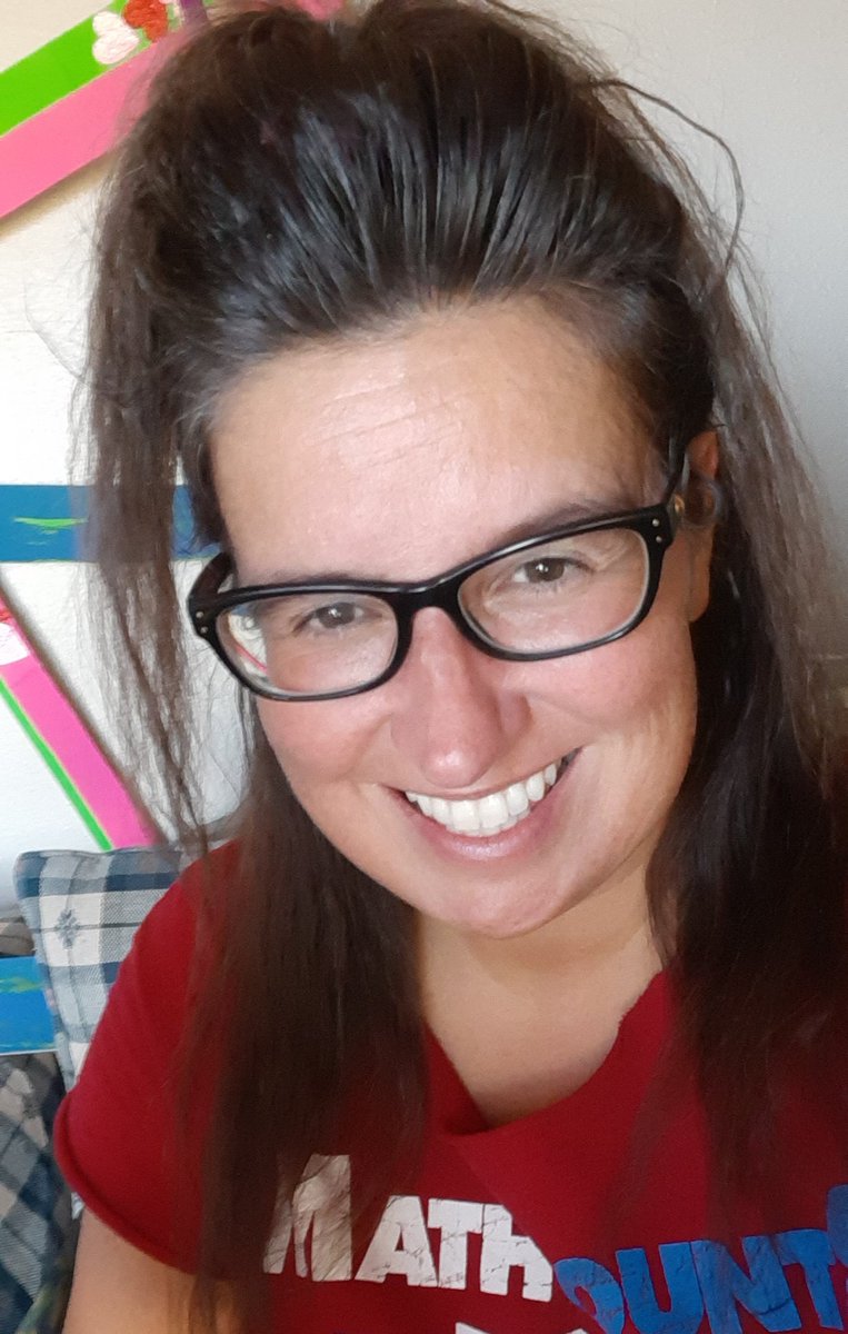 AUzzell's tweet photo. Spent too long trying to figure out how to 80's an outfit for spirit day. So, just went with the hair-ish. Maybe an 80's song too for zoom. #CHSSpirit21 @CentralBulldog @PhelpsCenter #SpringfieldScholars https://t.co/oDI30xG8ep
