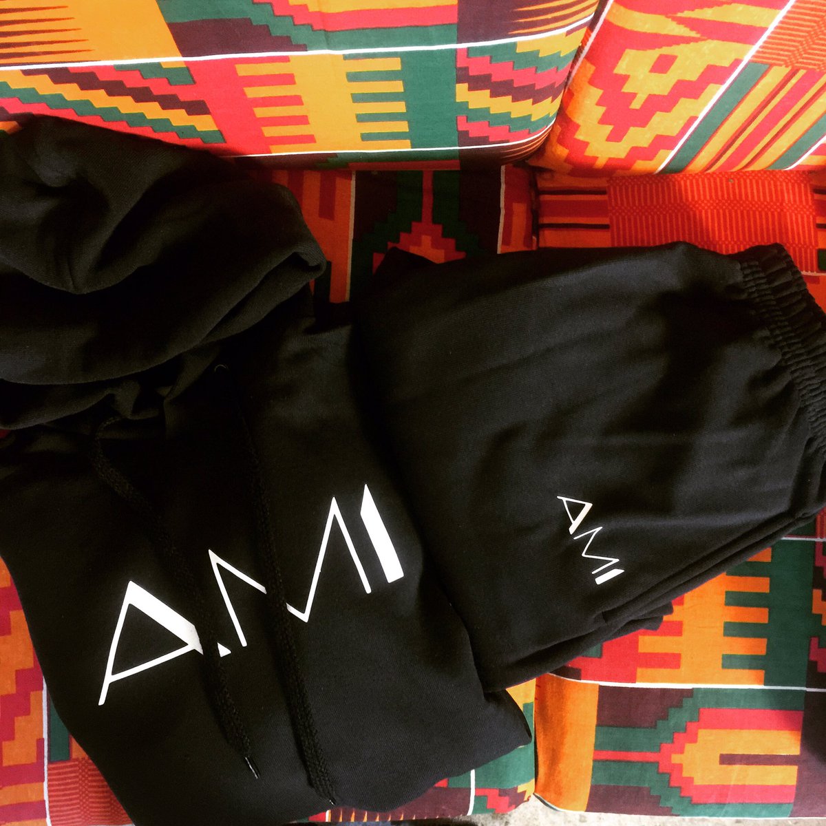 Custom matching tracksuit for AM1 💥 Thank you for choosing us 💥Contact us to create your own custom 📩 we’d love to hear from you ☎️ #BAMFAM #vinylprinting #heatpress #tshirtprinting #tshirt #apparel #appareldesign #supportsmallbusiness #supportblackbusiness #blackpoundday