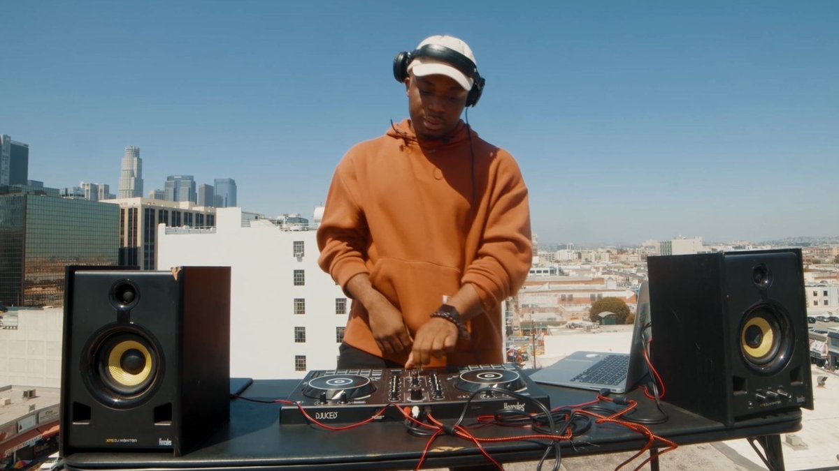 herculesaudio's tweet image. LIVE IN DTLA by @TEFFLER with the DJControl Inpulse 300 ! 
Check his DJ Set here 👉 smarturl.it/LiveinDTLA 🏙

#HerculesDJ #Teffler #DJControlInpulse300