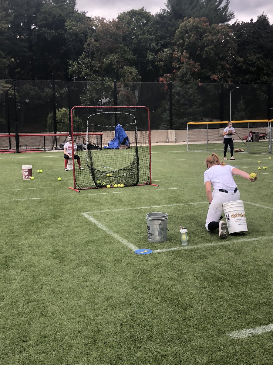 CoachWhitSB's tweet photo. Finally starting to have some softball stuff go on! @WPISoftball 👏🏼👏🏼👏🏼 #individualskill https://t.co/qUEKtDYBgf