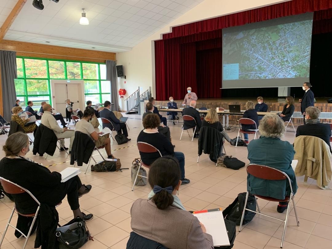 InfoAduga's tweet photo. #amenagement #planification #revitalisation #CentreVille
Séance de restitution des travaux #Urba8, jour 4, dans le cadre de la Résidence de Clermont-de-l’Oise.
@hautsdefrance
@VilleClermont60 https://t.co/W62TyAqgjy