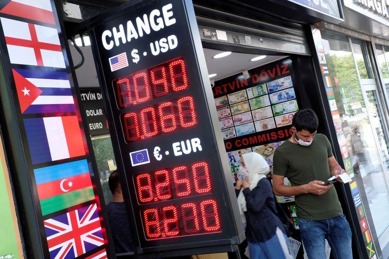 Reuters's tweet photo. Turks pile into 'horse race' stock market as foreigners pull out https://t.co/VeYiuD4o5p https://t.co/LB1L7HRZRZ