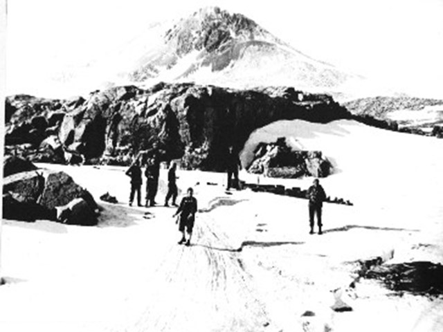 Davidntaylor's tweet photo. Obituary in The Times of my uncle; 
Antarctic explorer and all-round lovely man, Ken Blaiklock
https://t.co/J0rIitvP2L https://t.co/6cWMgG6ve6