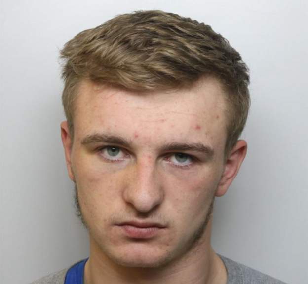 BBCLeeds's tweet photo. Police appeal for help to find man wanted in connection with Leeds burglary: https://t.co/yTBm3kLkDj https://t.co/5OpEACV3SX
