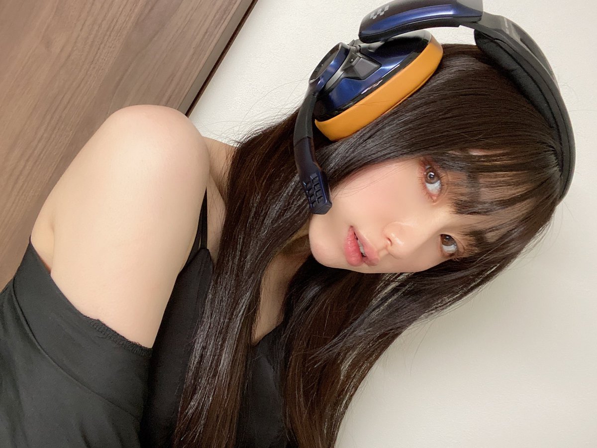 KurodaMizuki's tweet photo. GSP602 新色
@eposgamingJapan さんからご提供頂きました!
私はネイビーにしました💙
最高品質の音質に加えてオシャレで
すごいお気に入りです♩
#GSP602
#ヘッドセット https://t.co/a7whClRO6J