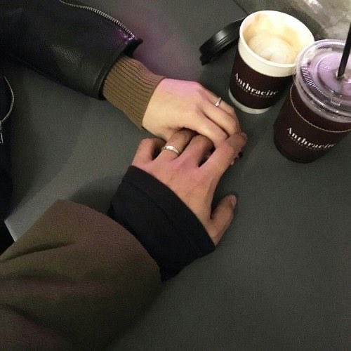 seungmin- likes to let your hands slightly touch each other bc hes lowkey too shy to ask for your hand and intertwine- plays with your fingers a lot bc he thinks their cute