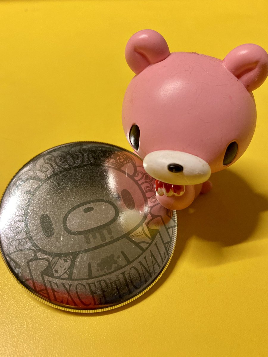 morichack's tweet photo. 📢11月28日の #HTZ20 で缶バッジが #HTZ18 から3つ連番になった方には今回も銀のエクセプショナルバッジを差し上げます🎁 前回でゲットした方はどこかに付けてきて(持ってきて)下さい
#グルーミー
#gloomybear https://t.co/4LXAKViACg