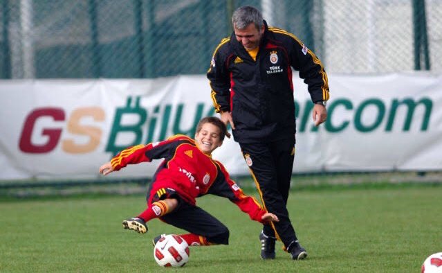 #IanisHagi: Galatasaray maçının duygusal olup olmayacağını bilmiyorum. Onlar gerçekten çok büyük bir kulüp, çocukluğumun geçtiği takıma karşı forma giyeceğim için mutluyum.. https://t.co/xG1GdAoQLN