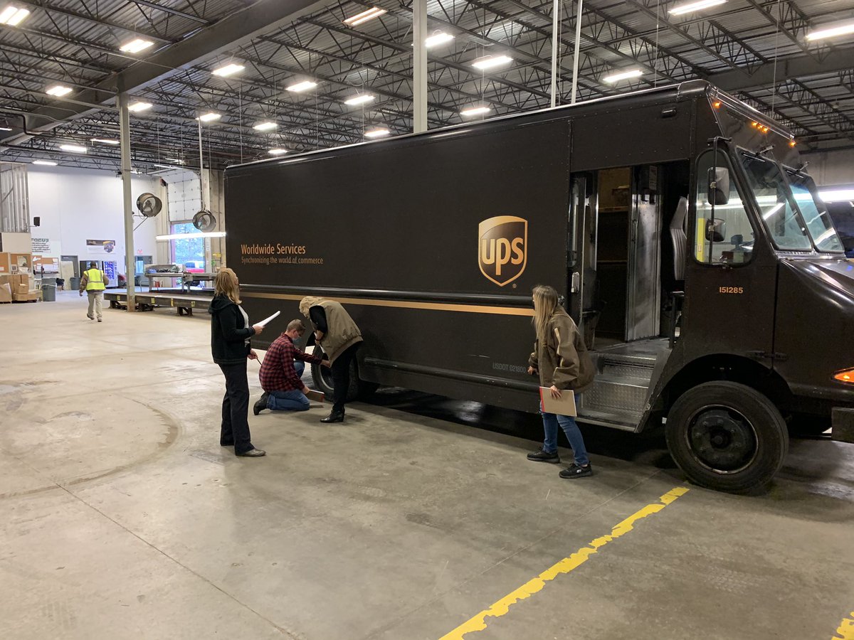 Albany SDST students learning about proper Pre-Trip methods. <a href="/safetyfirstNED/">Northeast District Safety</a>