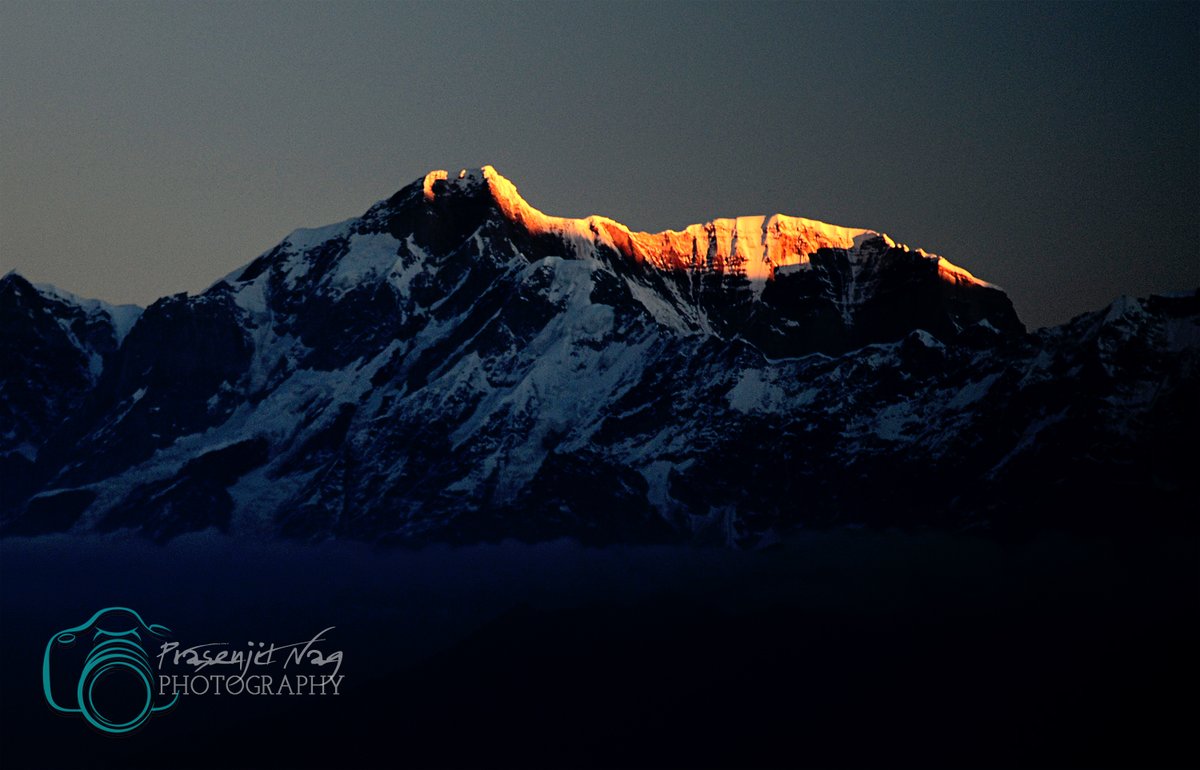 1st Light On Kedarnath & Kedardome Frm #Chandrashila #Tunganath #Chopta #Rudraprayag #Garwal #Himalayas #Uttarakhand #India #chardham #Uttarakhandtourism #Uttaranchaltourism #Devbhoomi #simplyheaven #snowpeak #mountains #trekking #hikingadventures
@UTDBofficial
@incredibleindia https://t.co/clt2FXwoI7