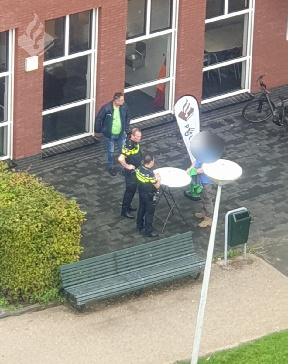 Weer een druk bezochte spreekuur gehad. Nu even de nodige administratie afhandelen.
<a href="/vwvrederust/">vreedzamewijkvrederust</a> #DH247 @PolBerestein