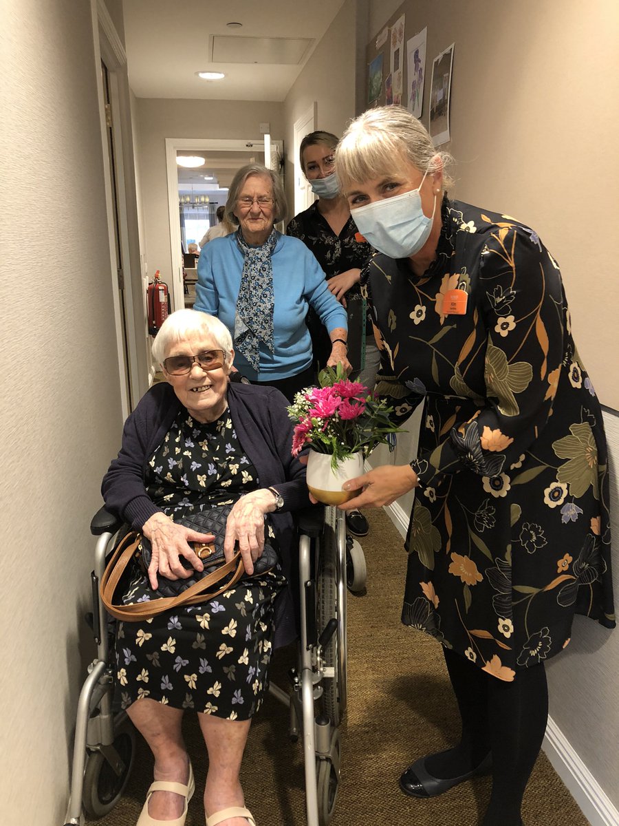 EmDean1's tweet photo. Residents Thelma and Jean presenting GM Kim with flowers for her office from their flower arranging session @SunriseSrUK @Santa61110 https://t.co/Tt0lvZHlHx