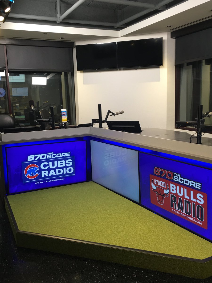 MitchRosen670's tweet photo. Looking forward to seeing @dan_bernstein @leilarahimi in studio today at 9am for the @Bernstein670 live on @670TheScore leading up to @Cubs baseball at noon! #cleanstudio https://t.co/6MWiG1vQ3b
