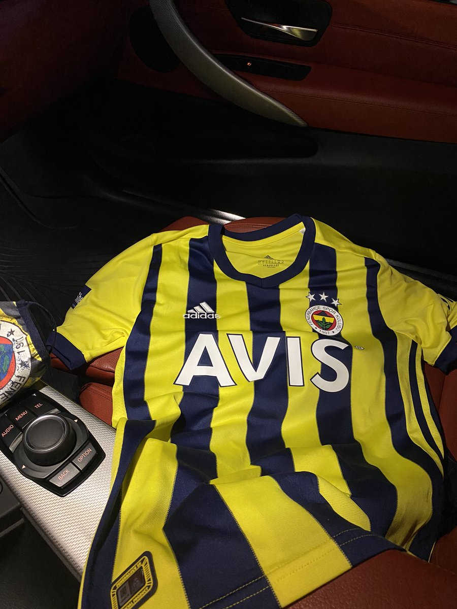 📣Sevgili Fenerbahçeliler tekrar çekiliş yapma kararı aldık. Bir kişiye istediği 3 formamızdan birini alıp hediye edeceğiz.

Formayı kazanmak için yapmanız gerekenler ; 

👉🏻Hesabımızı takip edin.
👉🏻Twiti beğenin.
👉🏻Twiti Rtleyin.

Çekiliş Açıklanma Tarihi: 01.11.2020