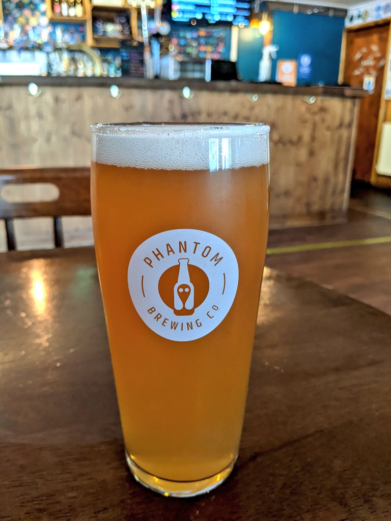 Pleased to be back in <a href="/ThegreyfriarRDG/">The Greyfriar, RDG</a> 🍺, bonus points for  <a href="/PhantomBrewCo/">Phantom Brewing Co</a> "Meadow Road (v3)" in a Phantom glass 👍
