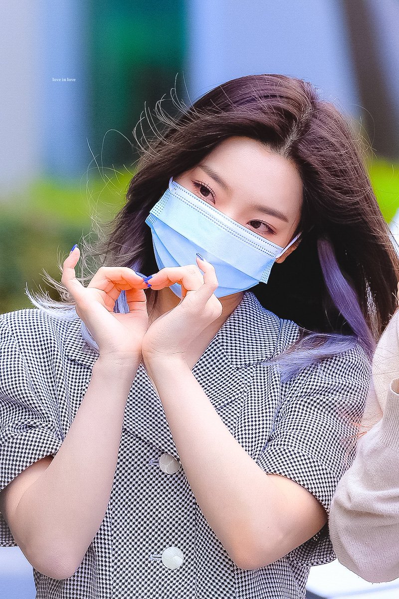 leesaerom0107's tweet photo. 200926 #이새롬 #프로미스나인 https://t.co/bVuQJ3fUUZ