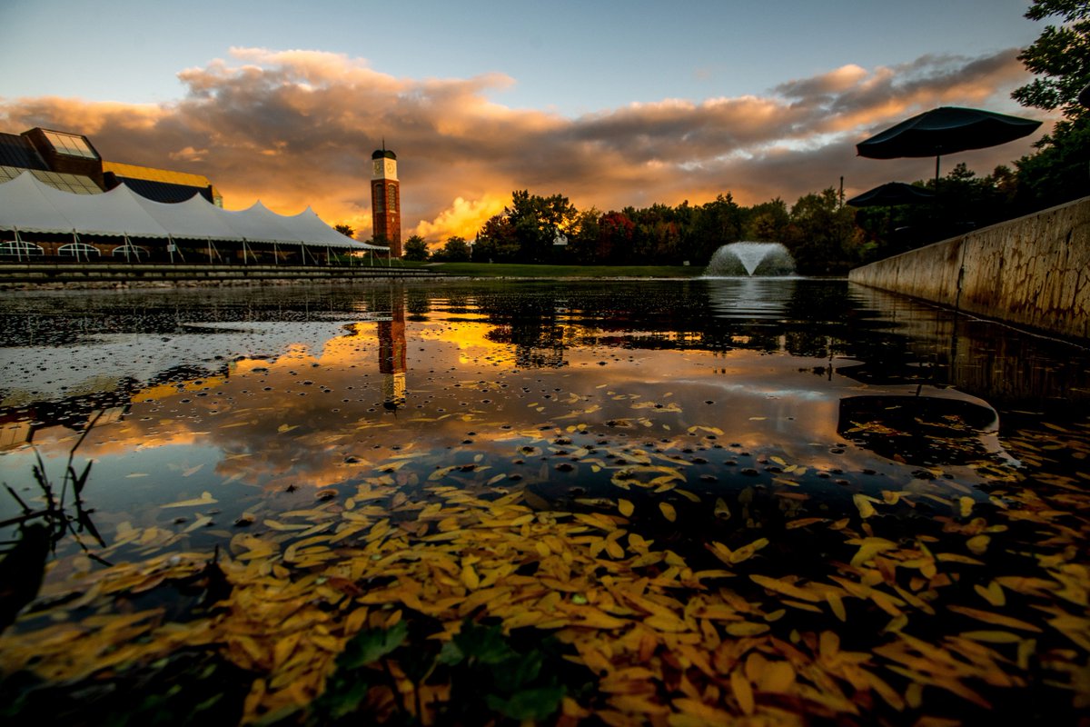 GVSU's tweet photo. To the Lakers who have:
πΉ Worn a face covering
πΉ Responded to random testing
πΉ Taken the #GVLakersTogether daily self-assessment
Thank you. We appreciate your efforts to help mitigate the spread. π https://t.co/tjZFWjYvZo