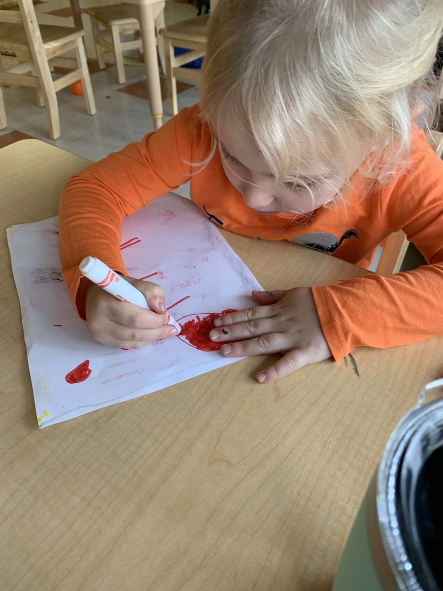MsCourteny's tweet photo. Drawing and colouring is a great Pre-writing skill. #languageandcommunication #playbasedlearning #learnthroughplay #nsprrprimary #hrcepreprimary @Oldfield_Osprey #ece #nsece https://t.co/4LsSa6D8oL