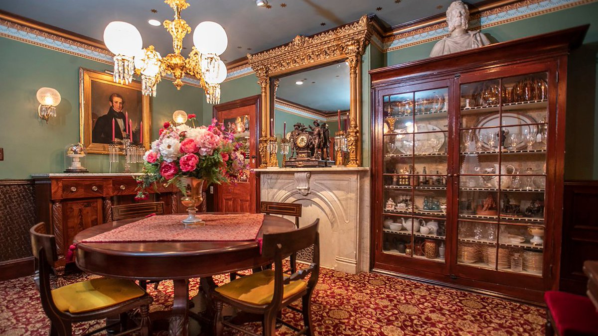 DecArtsTrust's tweet photo. This Saturday at 4:00: Join us for a virtual tour of this amazing 1860 Philadelphia Victorian https://t.co/mEVirVzRTE #TrustVirtual https://t.co/IEyNFnUtIU