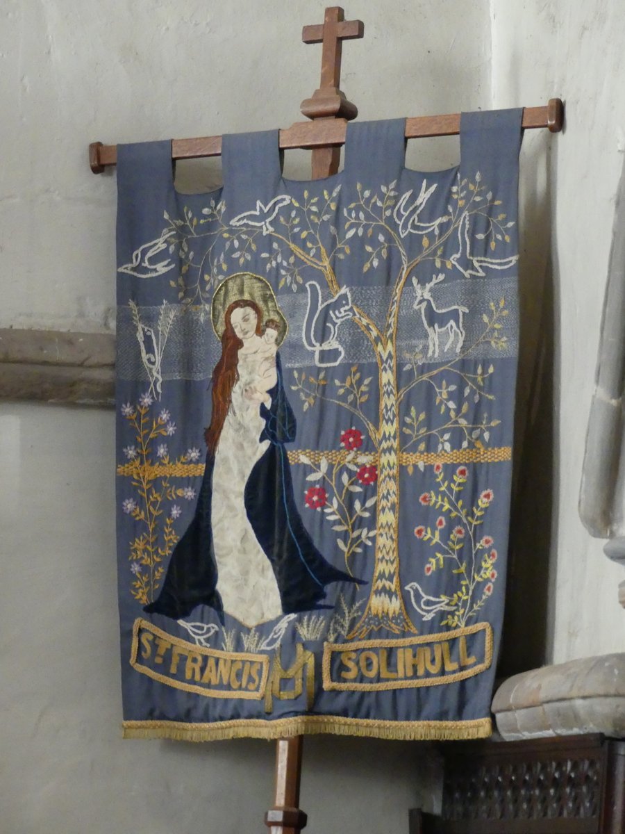#FabricsInChurches Lovely banner with a few #tinyanimals from St Alphege's, Solihull. #AnimalsInChurchesHour #AnimalsInChurches