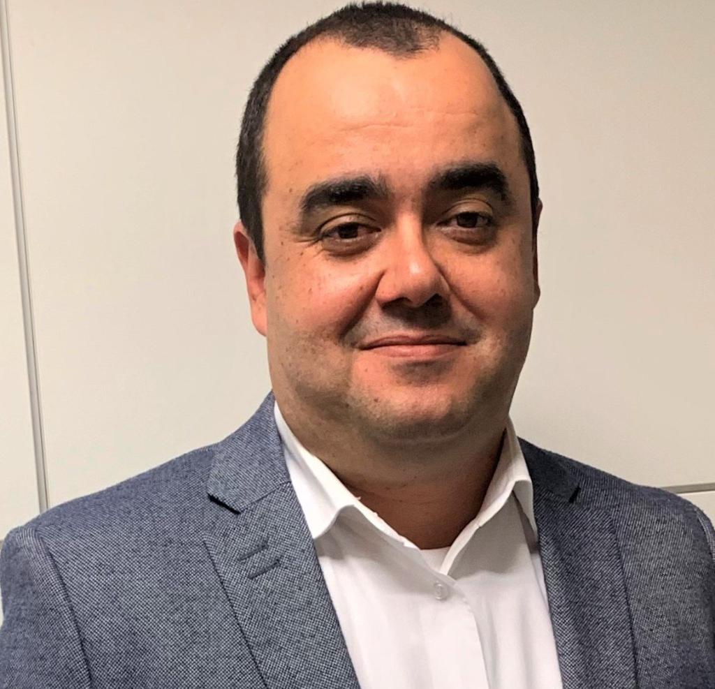 VertivLATAM's tweet photo. Entenda melhor como a Crise de 2020 ressalta a importância dos Data Centers na economia digital brasileira, no artigo de Rafael Garrido,  Country Manager da Vertiv Brasil, no Ti Inside. Acesse: https://t.co/mr1r71fDzu #VertivBrasil #TIInside #DataCenter https://t.co/RfBSqeTqUA