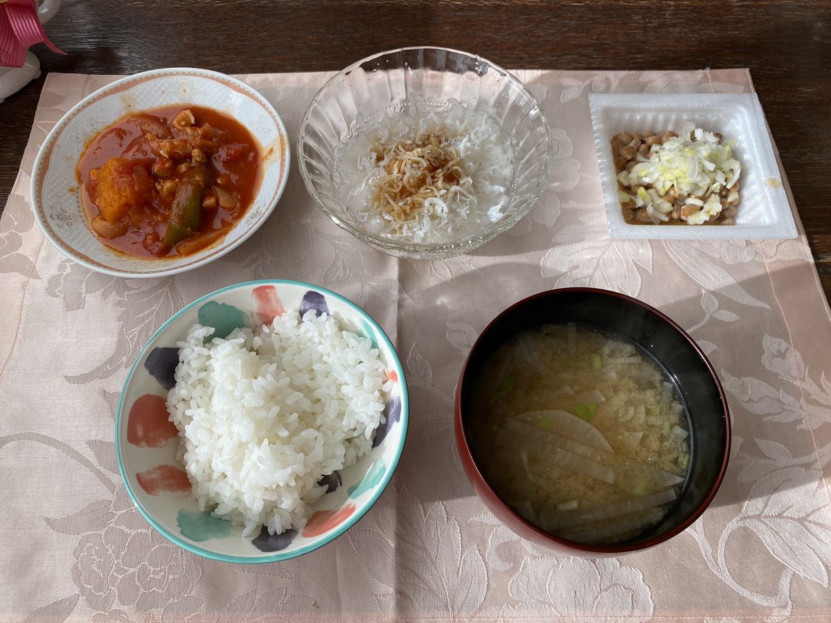 ゆりっこ 朝 ご飯 大根の味噌汁 しらすおろし 納豆 余り物 昼 タリーズテラス席でランチ 牛肉のボロネーゼ ミニプリン 夜 焼鮭 オクラ豆腐 しらすおろし 小松菜味噌汁 調子 一日総カロリー1779kcal ゆりっこ 朝 ご飯 大根の味噌汁 しらすおろし 納豆 余り物 昼 タリーズテラス席でランチ 牛肉のボロネーゼ ミニプリン 夜 焼鮭 オクラ豆腐 しらすおろし 小松菜味噌汁 調子 一日総カロリー1779kcal