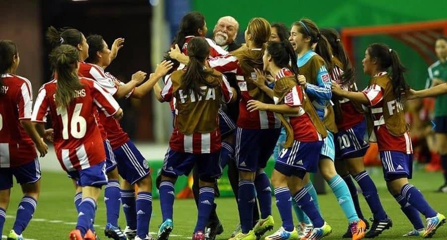 SirenasDelGol's tweet photo. LA LOCURA 😵⚽ EL GRITO DE UN PAÍS
Sonó el pitazo final en el Estadio Olímpico de Montreal y se desata la alegría y el festejo.
Era el 9 de agosto de 2014 y la @Albirroja venció 2-1 a Costa Rica en el Mundial Sub 20 #Canada2014.
#FutFemPyo
#FutFemPyo24AñosEnAPF https://t.co/ui43eQvlAe
