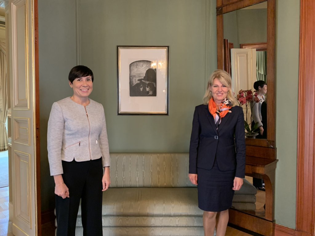 Vårt nordiska samarbete har aldrig varit viktigare. Idag på plats i Oslo för att med norska ministerkollegor diskutera bland annat gränssamverkan och ekonomisk integration. Här tillsammans med utrikesminister Ine Eriksen Søreide. <a href="/NorwayMFA/">Norway MFA</a>