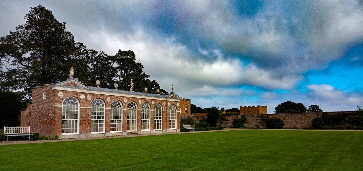 The orangery at <a href="/BurtonConstable/">Burton Constable Hall and Parkland</a> on a peaceful autumn day. 

#statelyhome #EastYorkshire #SecretYorkshire #Autumn
#Yorkshire #Daysout

<a href="/VHEY_UK/">Visit Hull & East Yorkshire</a> <a href="/looknorthBBC/">BBC East Yorkshire</a> <a href="/itvcalendar/">ITV News Calendar</a>