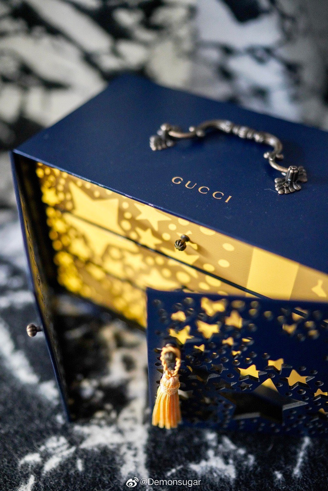 다이앤 ❤💚💙🍀🌟 on X: This year's GUCCI mooncake is for starlights 💙💛   / X