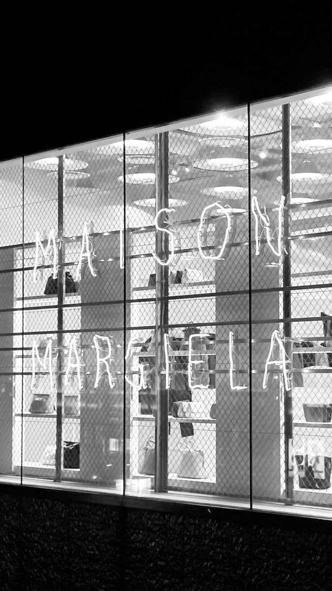 Dj Ixsxi 久しぶりに表参道来たのでサンローランとマルジェラ 店員さん服が好きすぎて最高だった