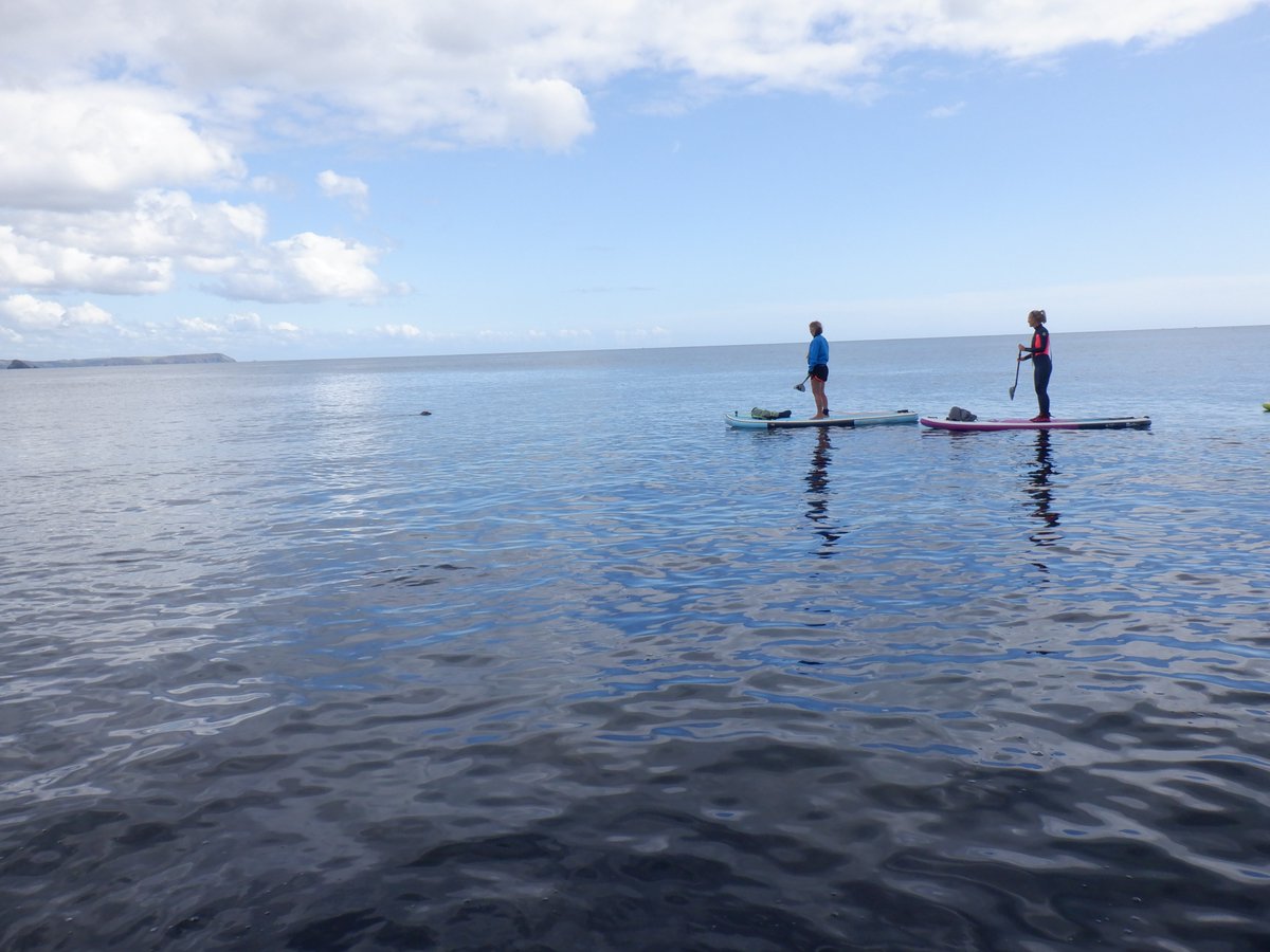 SUPinaBagUK's tweet photo. One #Autumn day is so different to the next. Was this the last day of warm sunshine in 2020? -- eek #SUPLikeaLocal #LoveCornwall #TheRoseland #SUP #StandUpPaddle #PaddleBoarding #SUPSafari #Cornwall https://t.co/Fy5AooRNnE https://t.co/FIJyxM5gEs