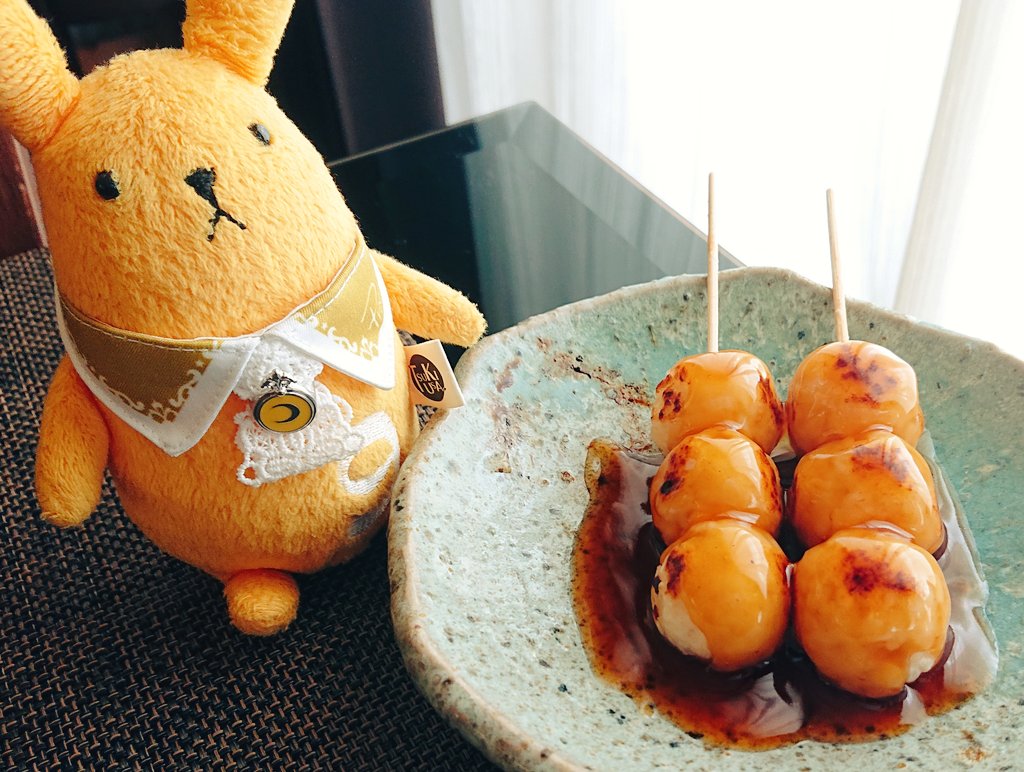 ツキウタ 公式 かんたん郷土料理 こねつけ ごはん150g 薄力粉50g ぬるま湯ccを混ぜてこねる みそと砂糖を1 1で混ぜる お好みでねぎ等を加えてもok で を包む ごま油ひいて焼く もちもち美味しい お醤油で焼い