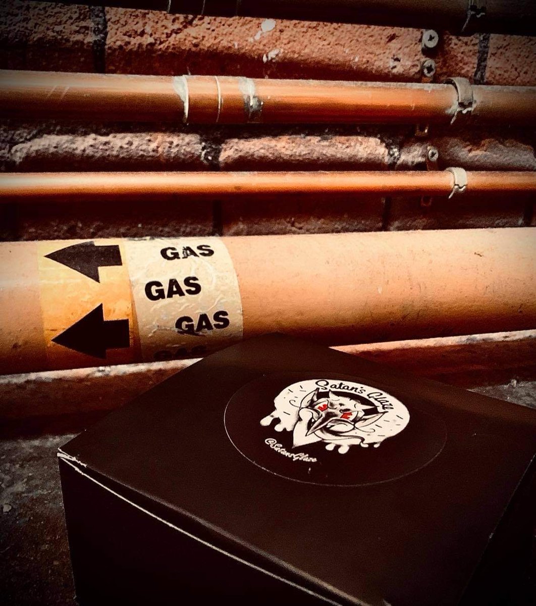 Satansglaze tweet media