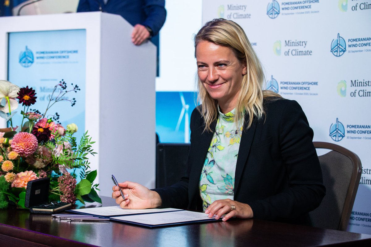 PSEW_PWEA's tweet photo. Here the journey towards Polish leadership in #offshorewind in the Baltic Sea starts. Together with our neighbours we can bring Europe closer to climate neutrality by 2050.
#BalticDeclaration #POWC2020 https://t.co/wklmei8prc