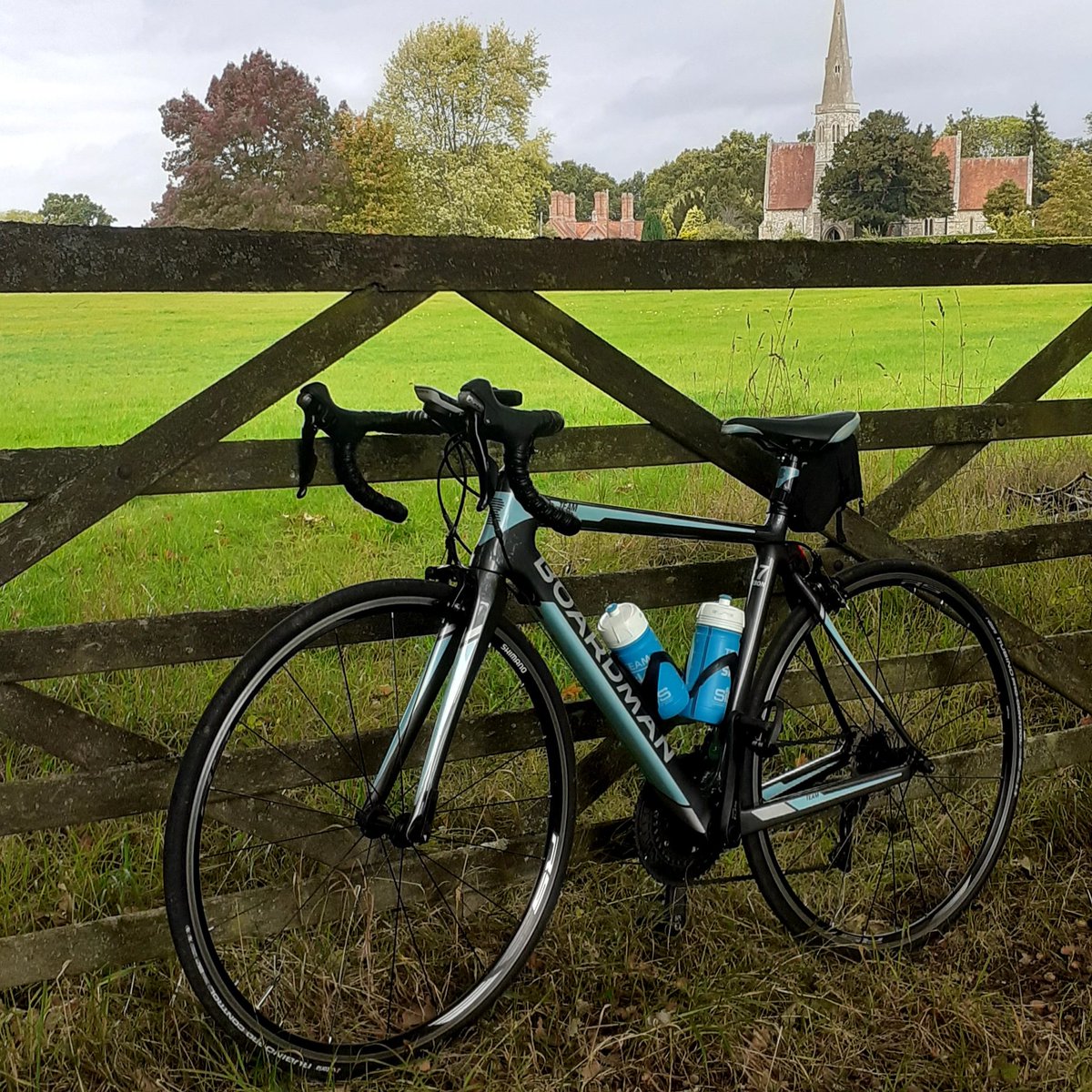 SkyTedTravels's tweet photo. Racing the ☁️☁️🌥☁️☁️ this morning!
#boardmanbikes #outsideisfree #ridefromhome #cycling #whereiride #cyclinglife #Baughurst #StStephens #Autumn2020 https://t.co/GO0rmtkq8Z
