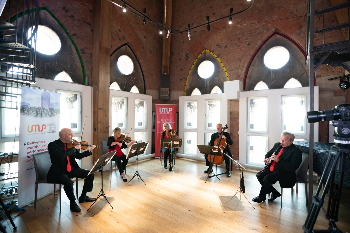 LMP quartet &amp; clarinettist Michael Collins squeezed into the Tower Room <a href="/StPancrasClock/">Peter Tompkins/St Pancras Clock Tower</a> for our 2nd Classical Club concert. Not much room when socially distanced, but music is sublime - Mozart &amp; Weber quintets. Live online 7pm tmrw 1/10.
Tkts: bit.ly/2GdaKdp
<a href="/ScalaRadio/">Magic Classical</a>